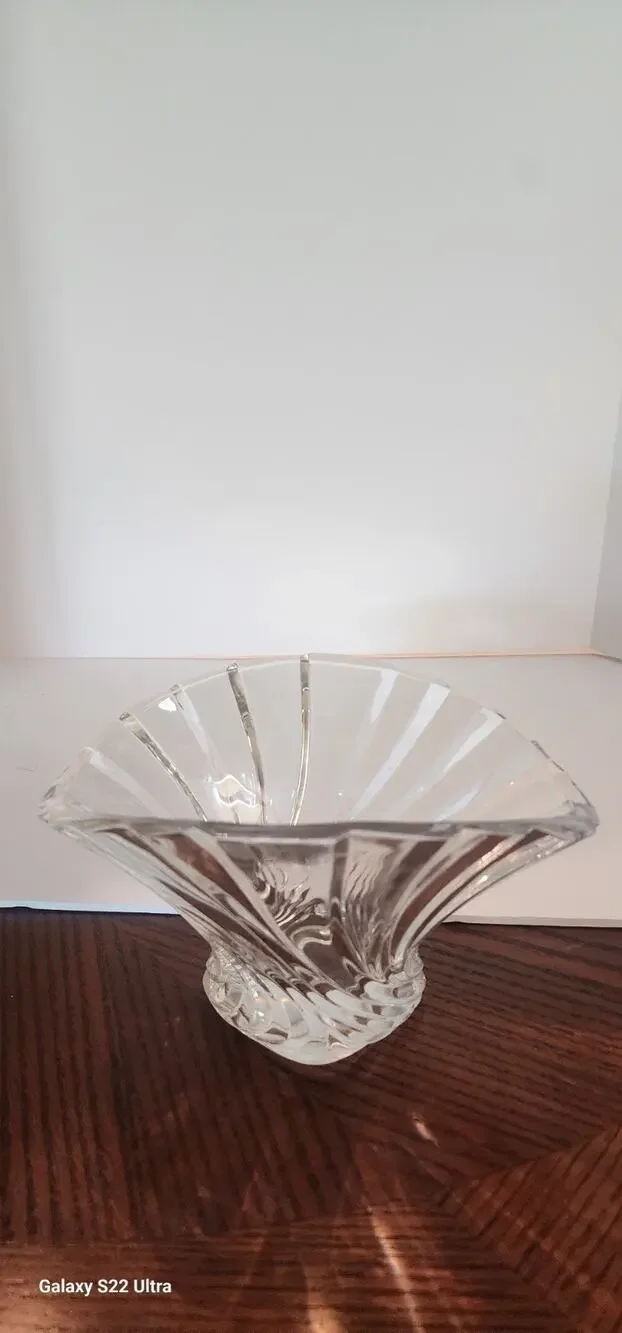 Mikasa Flores Crystal Glass Bowl Center Piece